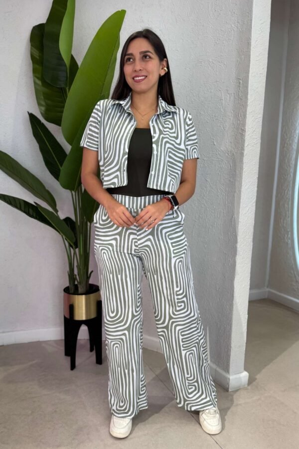 Set Ariana verde lineas