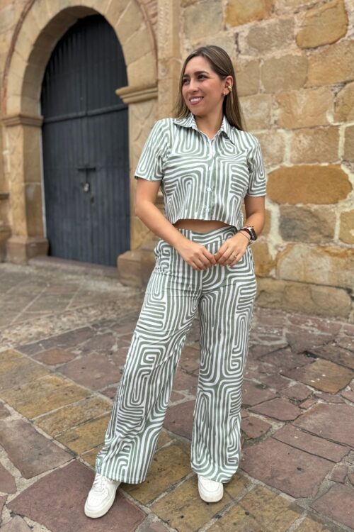 Set Ariana verde lineas