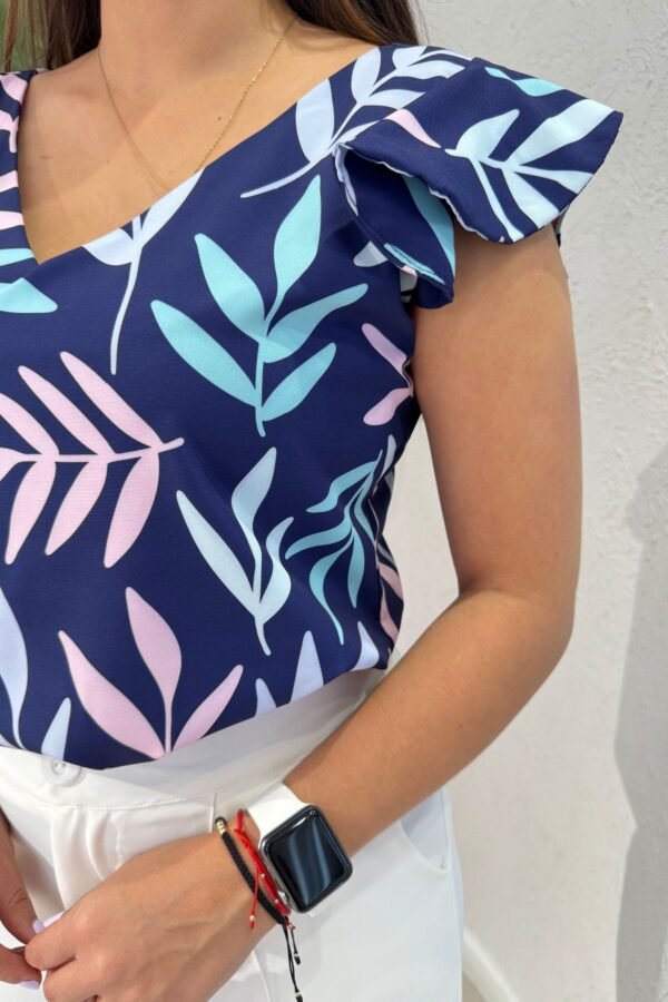 Blusa Bali azul hojas - Image 3