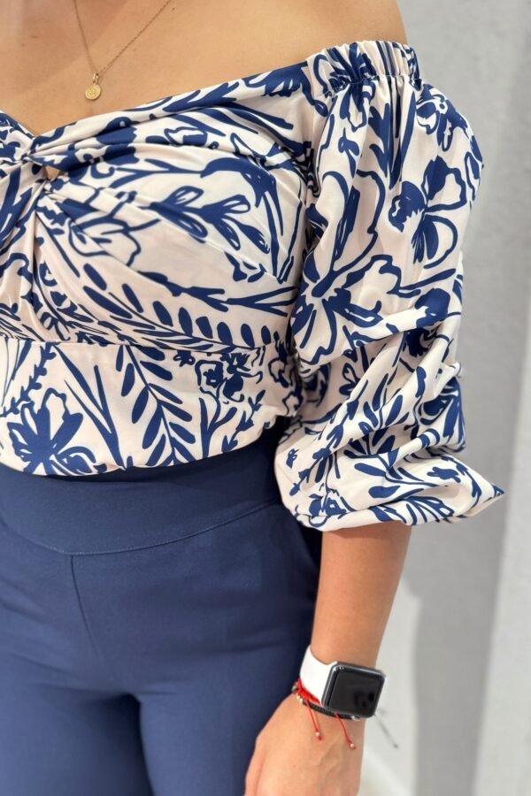Blusa Antonia azul hueso - Image 3