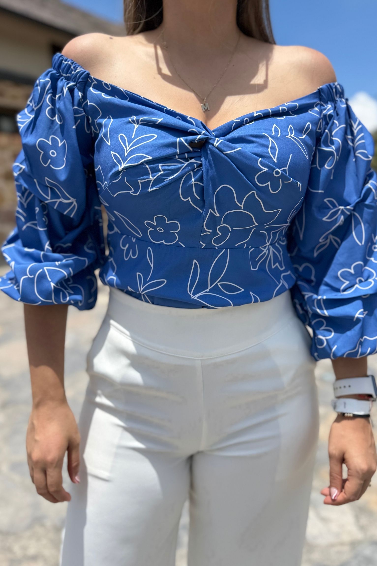 Blusa Antonia azul flores - Image 2