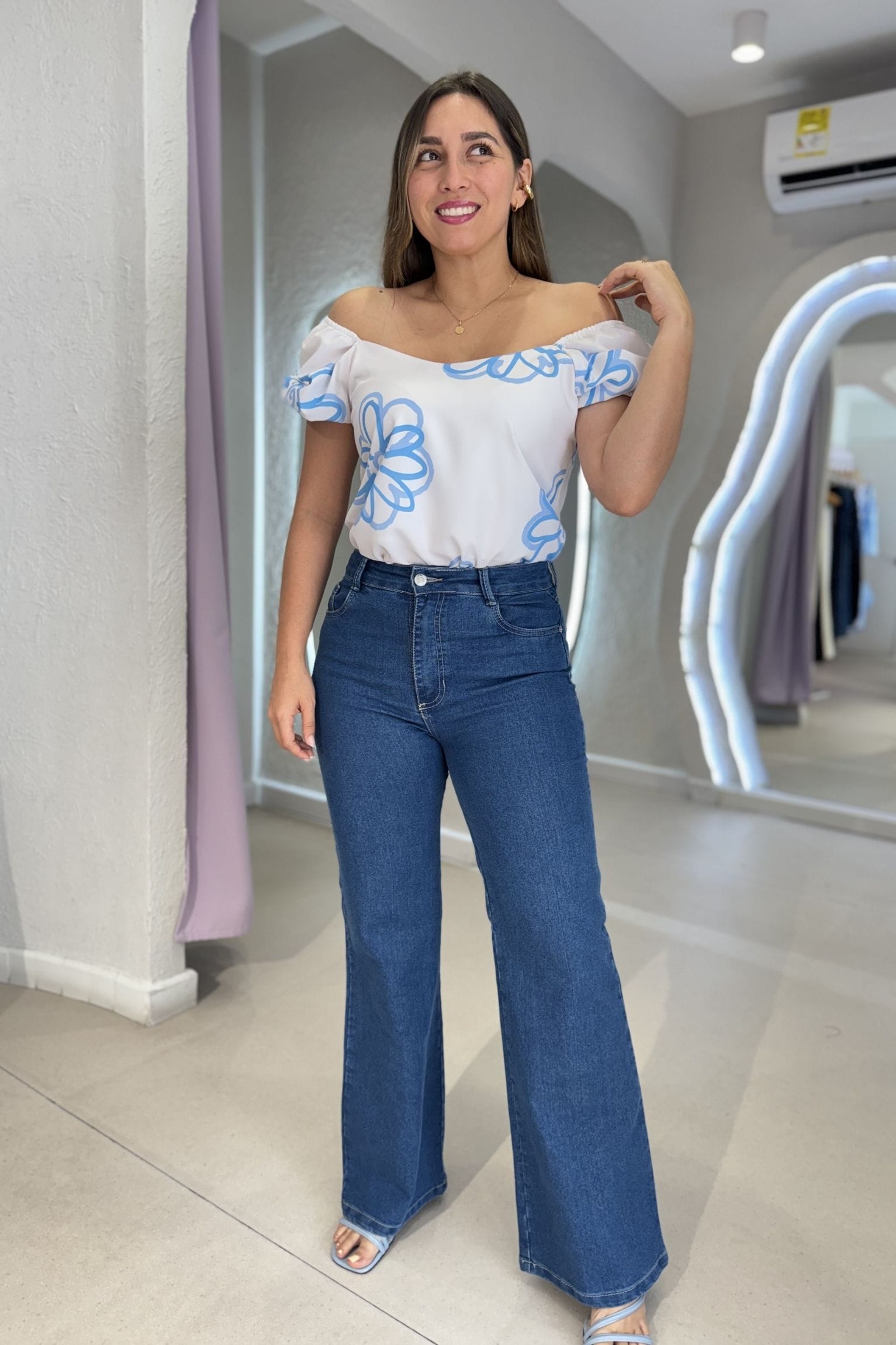 Blusa bela flor azul