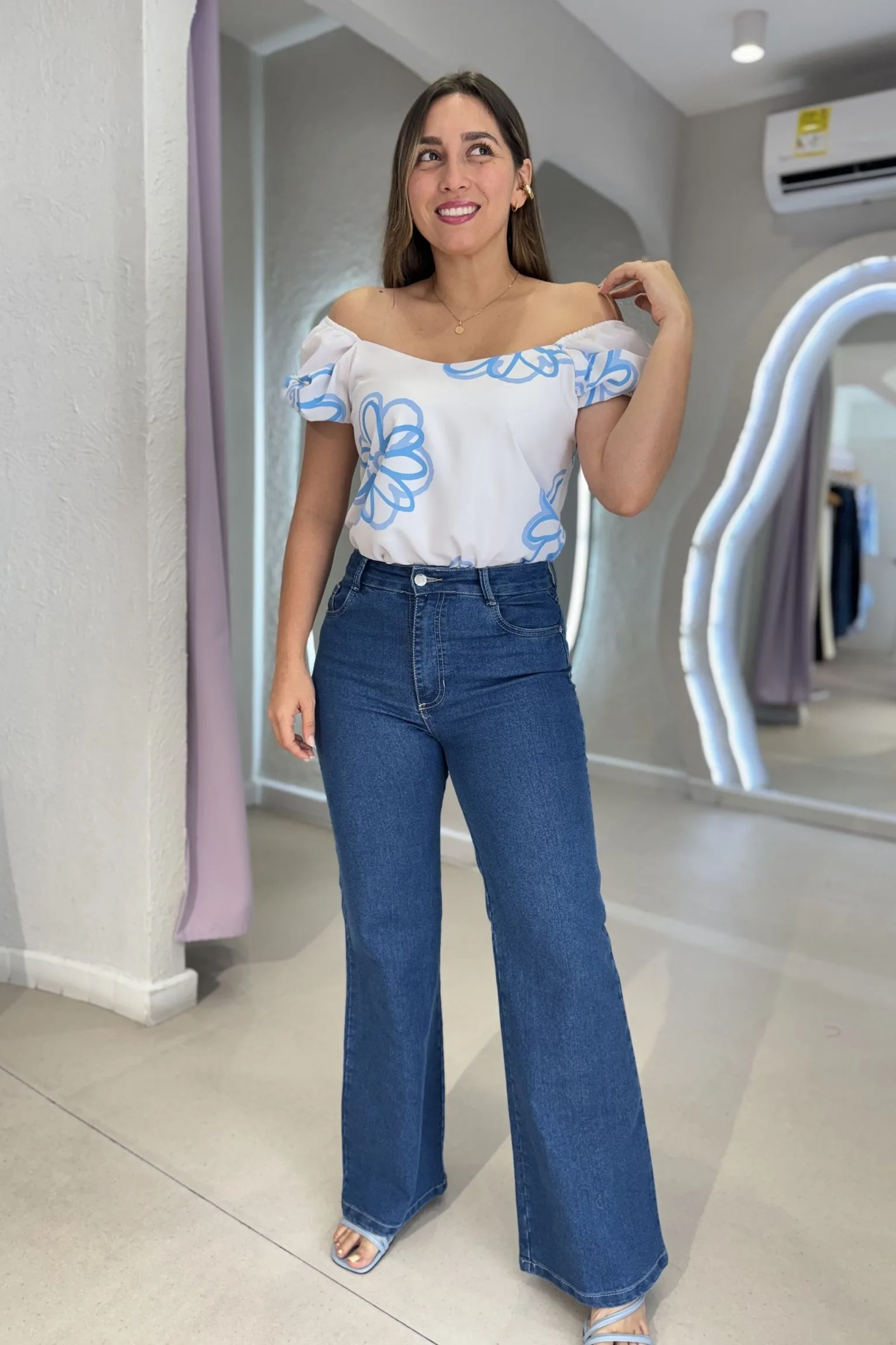 Blusa bela flor azul