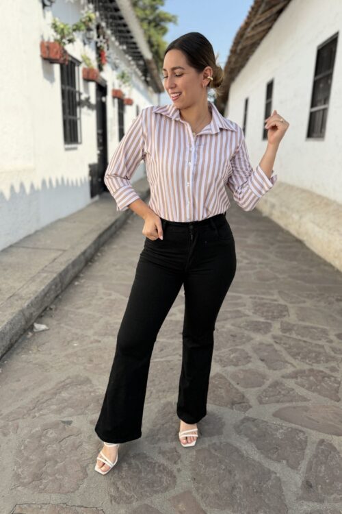 Camisera zafiro lineas beige.